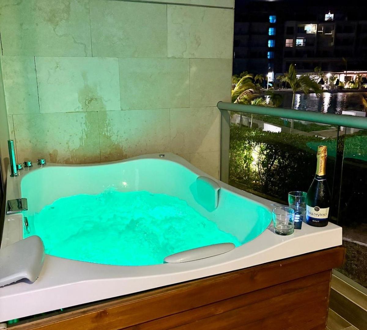 Apartamento Jacuzzi Privado Con Vista A La Laguna De Baía Kristal Cartagena