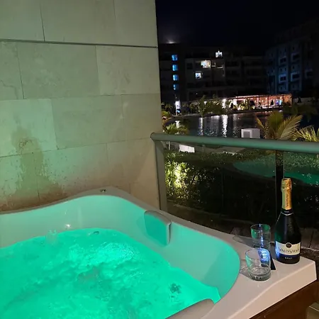 Jacuzzi Privado Con Vista A La Laguna De Baía Kristal Cartagena